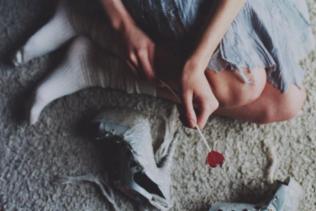 laura-makabresku-L-jQVrBQ