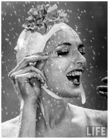 woman-wearing-Gjon Mili -gjon-mili