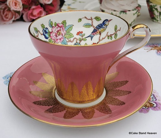 Le temps perdu, το τείχος της ΕΡΤ και τα ροζογάλαζα